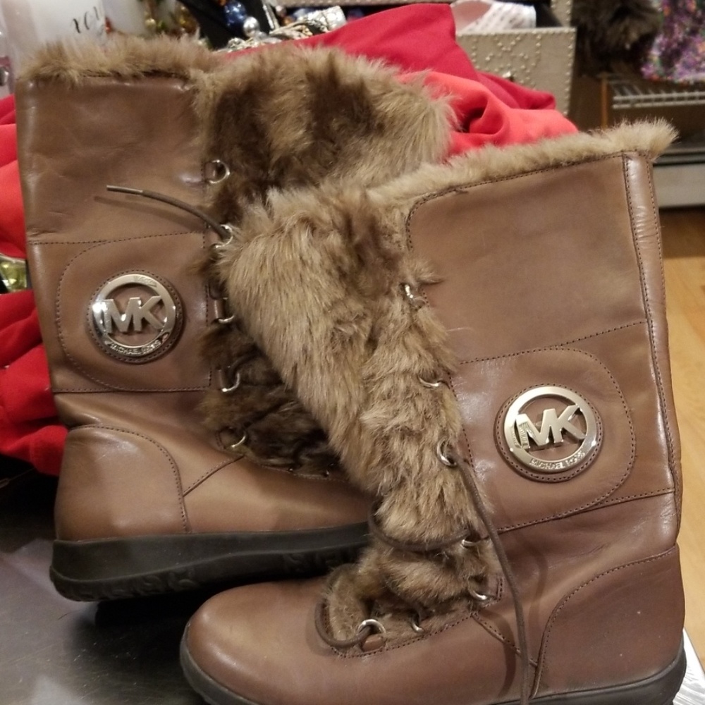 MK Boots w Fur